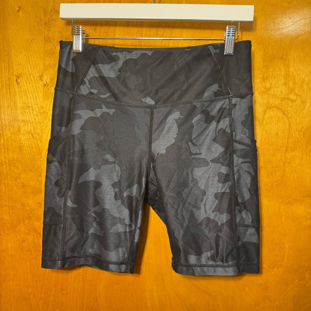 Prana Electa Women's Black/Gray Cammo Legging Shorts -M